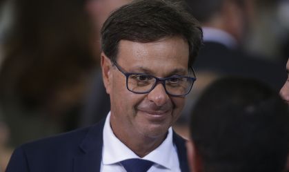 Ex-ministro diz que Bolsonaro já gastou R$ 8 milhões de vaquinha e pede PIX