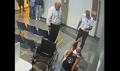 Vídeo: Paciente em cadeira de rodas é agredido por segurança de hospital
