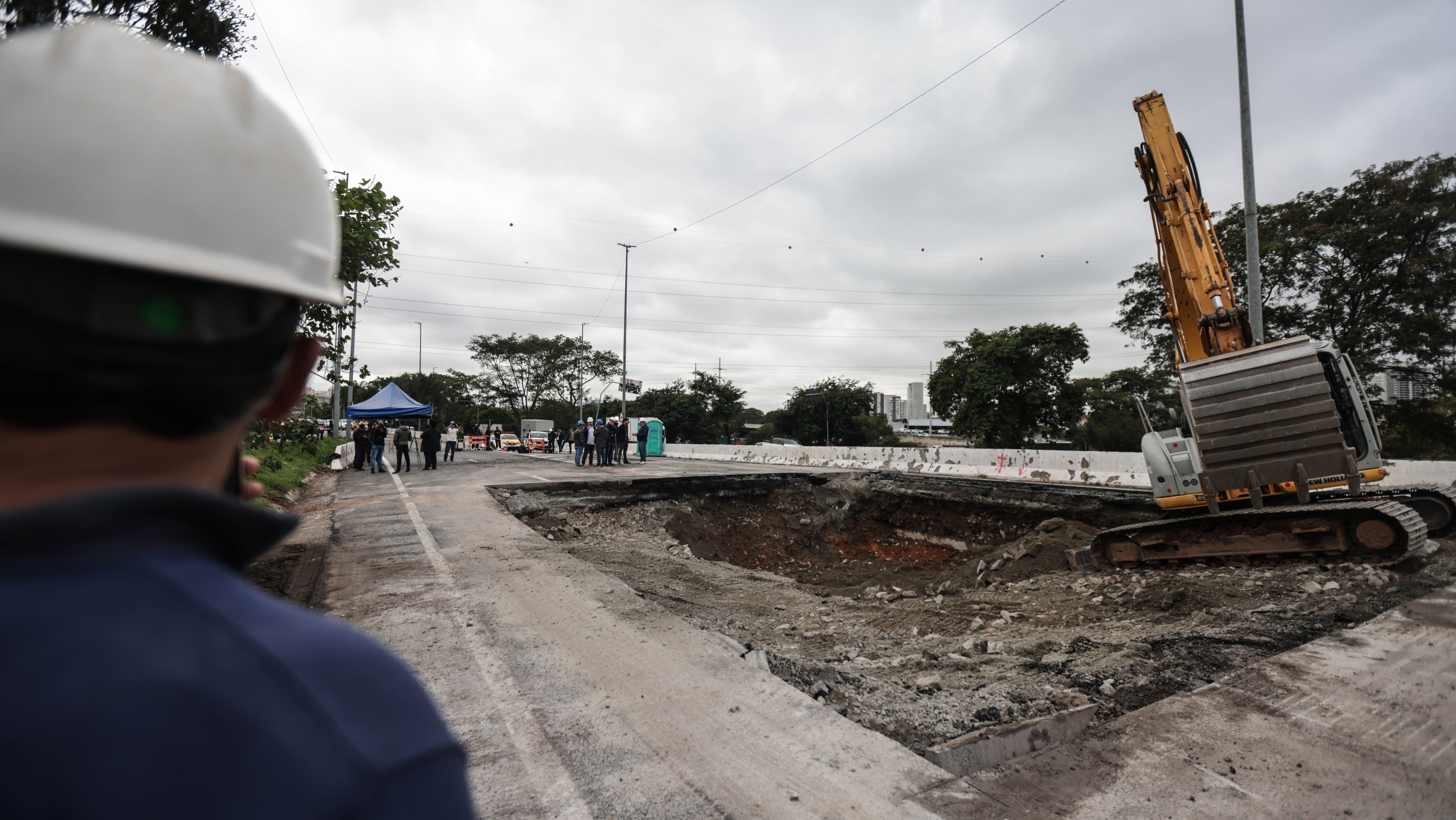Sabesp apresenta plano de ação para conter esgoto na Marginal Tietê