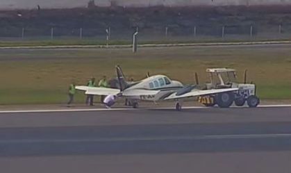 AVIÃO POUSO