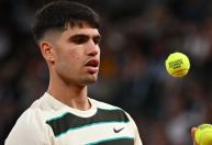 Alcaraz supera susto e avança à terceira rodada de Roland Garros