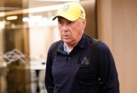 Veja primeiras imagens do desembarque de Ancelotti, novo técnico da Seleção