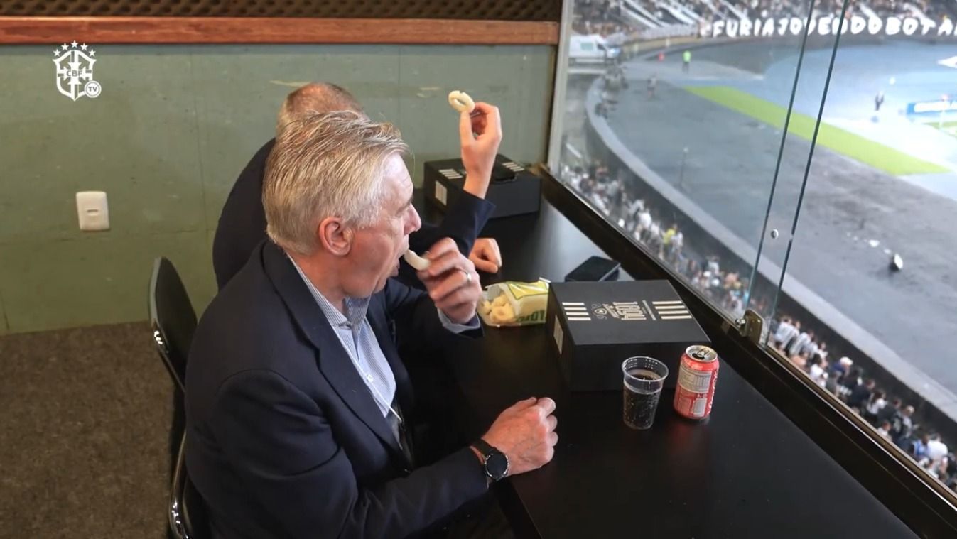 Ancelotti experimenta biscoite de polvilho no Estádio Nilton Santos