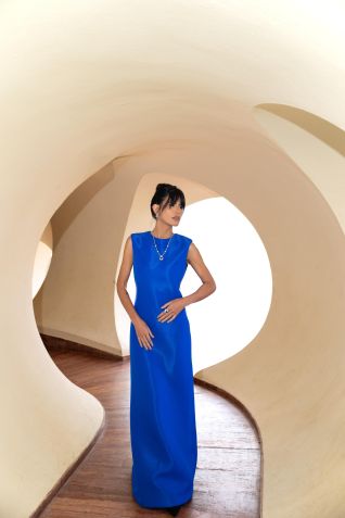 Anttónia optou por vestido escultural da grife francesa Pierre Cardin para tapete vermelho do Festival de Cannes • Victor Telles
