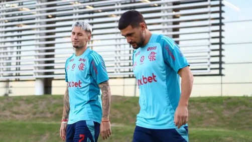 Arrascaeta durante treino do Flamengo