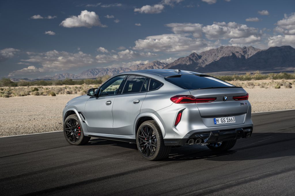 BMW X6 xDrive40i M Sport 2024 tem motor híbrido