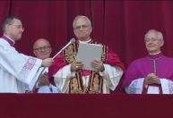 O que o traje do papa Leão XIV pode dizer sobre seu pontificado