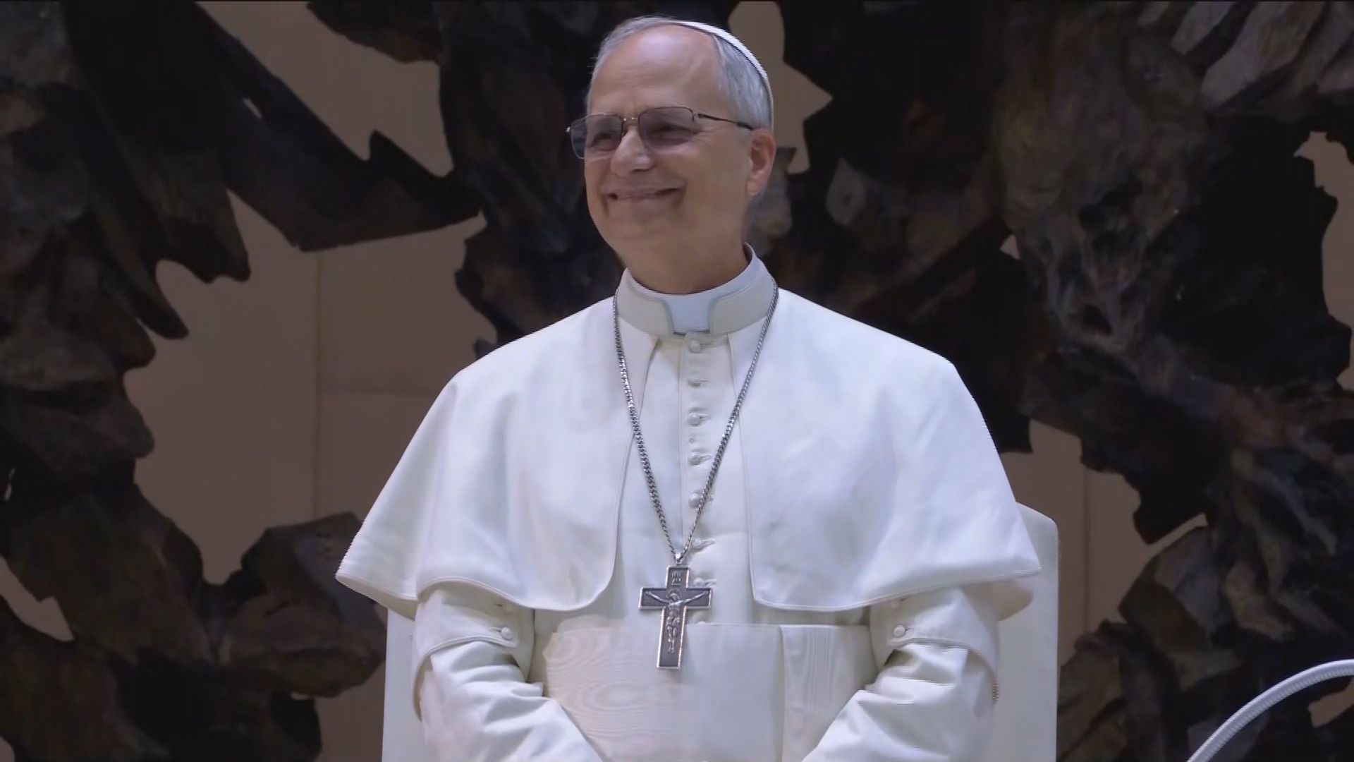 Papa Leão XIV em primeira reunião com jornalistas.