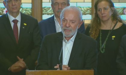 Pessoas como Pepe Mujica não morrem, diz Lula após velório do ex-presidente