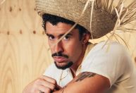 Veja os artistas que fizeram história nas indicações do Grammy 2026