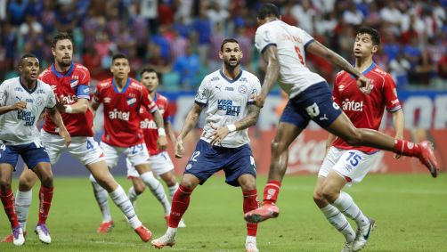 Bahia e Nacional durante disputa da 4ª rodada da Libertadores