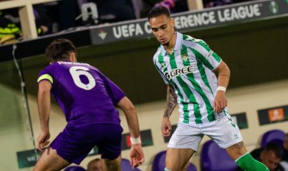 Antony decide, Betis bate Fiorentina e vai à final da Conference League