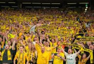 Torcedor norueguês faz troca inusitada para ver semifinal da Europa League