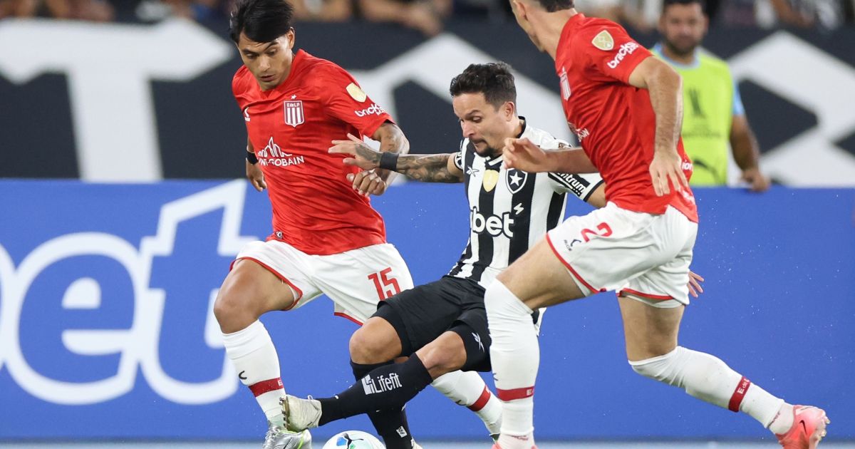 Botafogo vence Estudiantes em jogo emocionante e segue vivo na ...