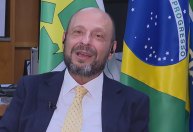 Descontos estão suspensos e precisam de novo modelo, diz presidente do INSS