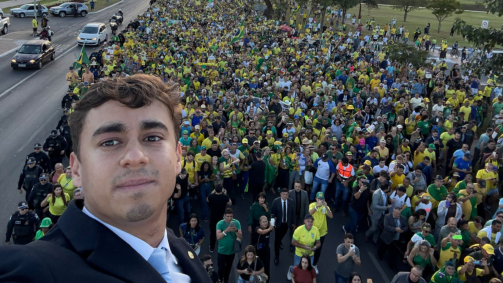 Nikolas Ferreira (PL - MG), deputado federal, em manifestação a favor da anistia, em Brasília