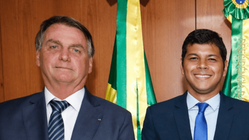 O ex-presidente Jair Bolsonaro (e) e o deputado estadual Diego Castro (d)