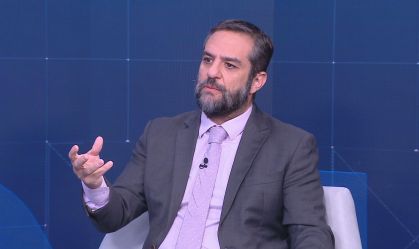 Lula está menos ativo na gestão do seu próprio mandato, analisa professor