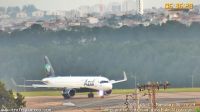 Passageira passa mal e deita no chão de avião durante pouso em SP; ouça