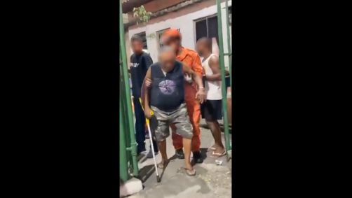 Idoso foi resgatado pelo Corpo de Bombeiros após as agressões