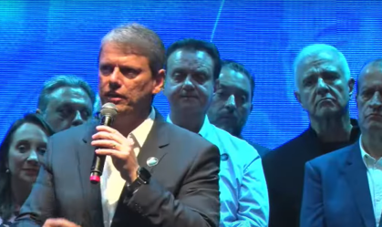 Ao lado de líderes da direita, Tarcísio cita grupo "unido" para 2026