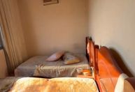 Polícia suspeita que mulher dormiu ao lado do cadáver do pai por 6 meses