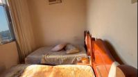 Polícia suspeita que mulher dormiu ao lado do cadáver do pai por 6 meses