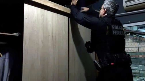 Policial federal durante operação contra o tráfico de drogas no RS
