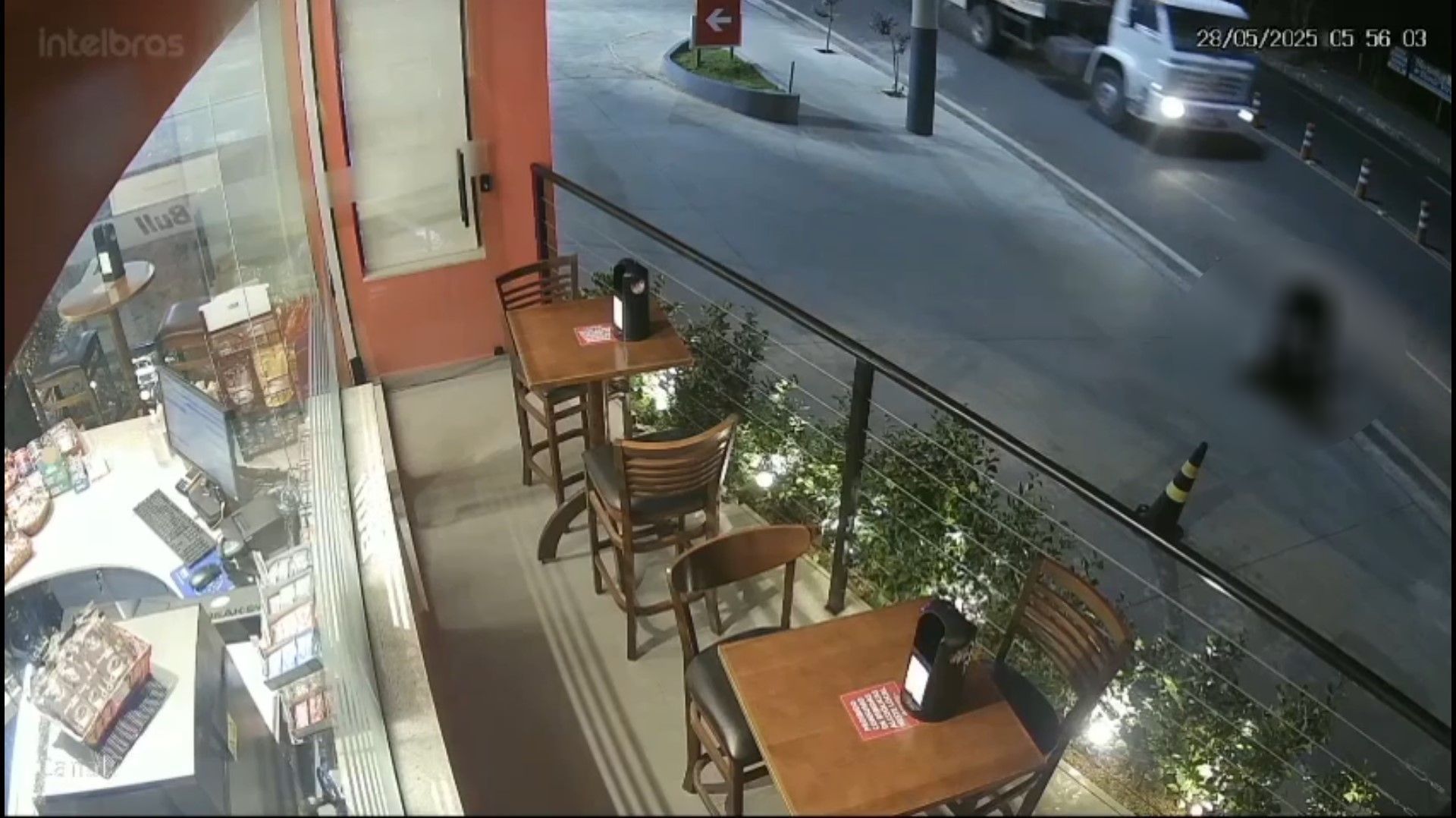 Ataque foi flagrado por câmeras de segurança