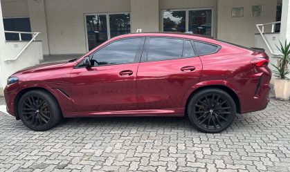 Carro de MC Poze do Rodo é apreendido