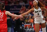 Caitlin Clark se posiciona a favor de investigação da WNBA sobre racismo