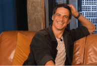 Mateus Solano desabafa sobre celular no teatro: "Já estragou a minha peça"