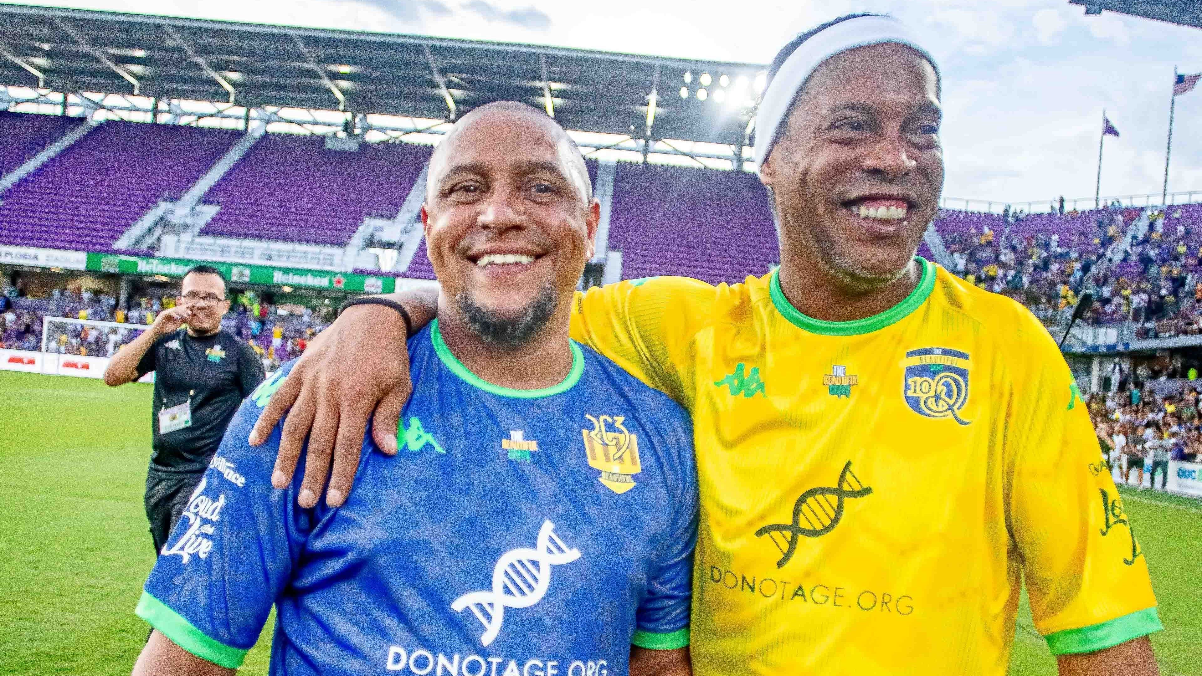 Ronaldinho e Roberto Carlos comandam novo "The Beautiful Game"