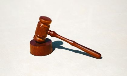 Especialistas avaliam proibição dos cursos de Direito a distância