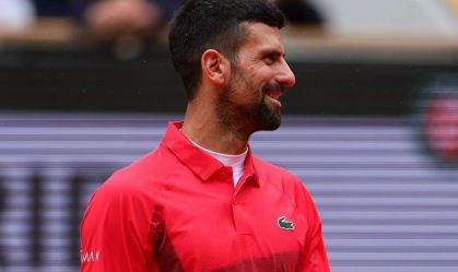 Djokovic estreia com vitória na busca pelo 25º título de Grand Slam