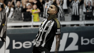 Atlético-MG pede efeito suspensivo no STJD para ter Dudu contra Palmeiras