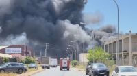 Espanha: Fumaça cobre céu de Sevilha após incêndio em armazém