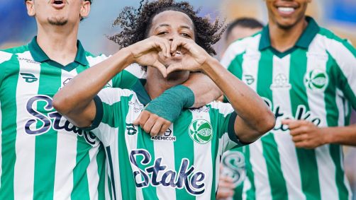 Ênio durante partida do Juventude