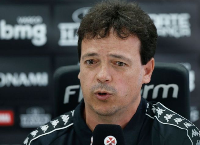 Essa é a segunda passagem de Fernando Diniz pelo Vasco • Divulgação/Vasco