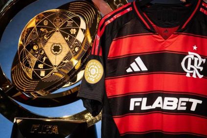 Flamengo recebe o troféu do Mundial de Clubes