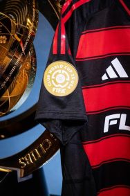 Flamengo recebe o troféu do Mundial de Clubes