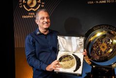 Flamengo recebe o troféu do Mundial de Clubes
