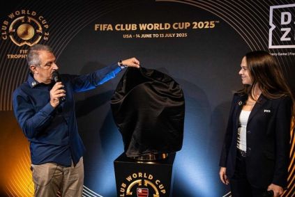 Flamengo recebe o troféu do Mundial de Clubes