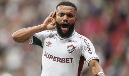 Samuel Xavier comemora durante goleada do Fluminense sobre a Aparecidense pela Copa do Brasil