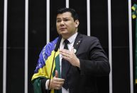 Relator vota para suspender mandato de Gilvan da Federal por três meses