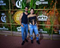 Ator Gabriel Godoy e Raissa Xavier chegam para o show de Lady Gaga em Copacabana, no Rio de Janeiro