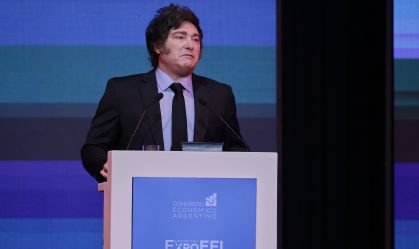 Milei reduz impostos de exportação de carne e grãos