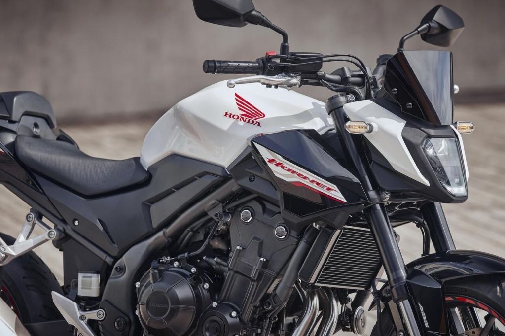 Hornet tem potência de 49,6 cv a 8.500 rpm