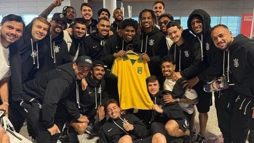 Hugo Souza comemora convocação à Seleção