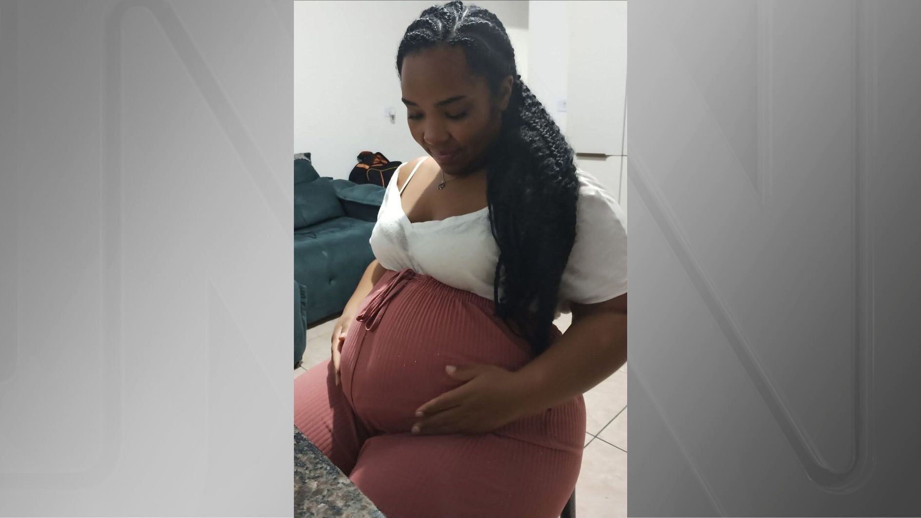 Angelina tinha 33 anos e morreu após ser atropelada por caminhão que prestava serviço para os Correios